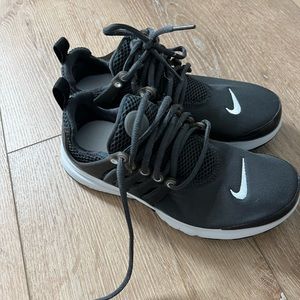 Nike Prestos Size 5Y